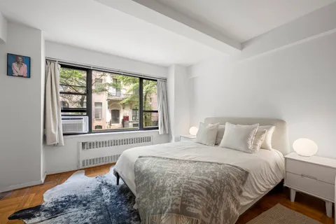$500,000 | 30 East 37th Street, Unit 2E | Murray Hill
