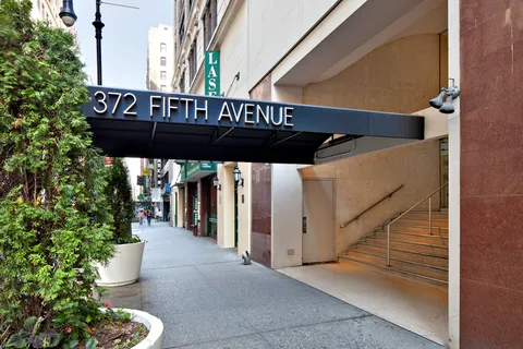 $925,000 | 372 5th Avenue, Unit 3M | Midtown South