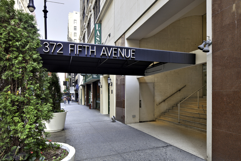 372 5th Avenue, Unit 3M Manhattan, NY 10018 - Photo 12 of 14 a view of street with sitting area
