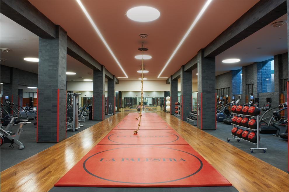 60 Riverside Boulevard, Unit PH4001 Manhattan, NY 10069 - Photo 19 of 33 a view of a room with gym equipment