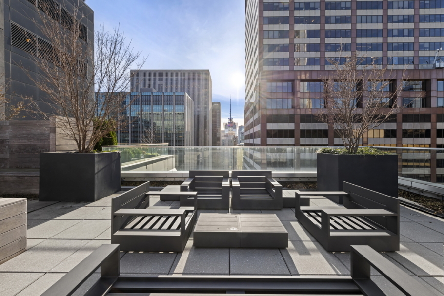 135 West 52nd Street, Unit 40A Manhattan, NY 10019 - Photo 23 of 32