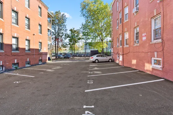 $3,650 | 510 Talbot Avenue, Unit 3, Dorchester Center, MA 02124