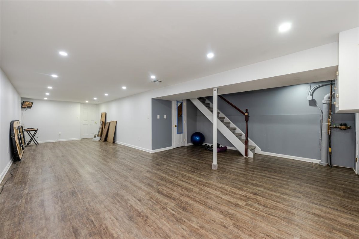 79-32 60th Lane Queens, NY 11385 - Photo 20 of 26