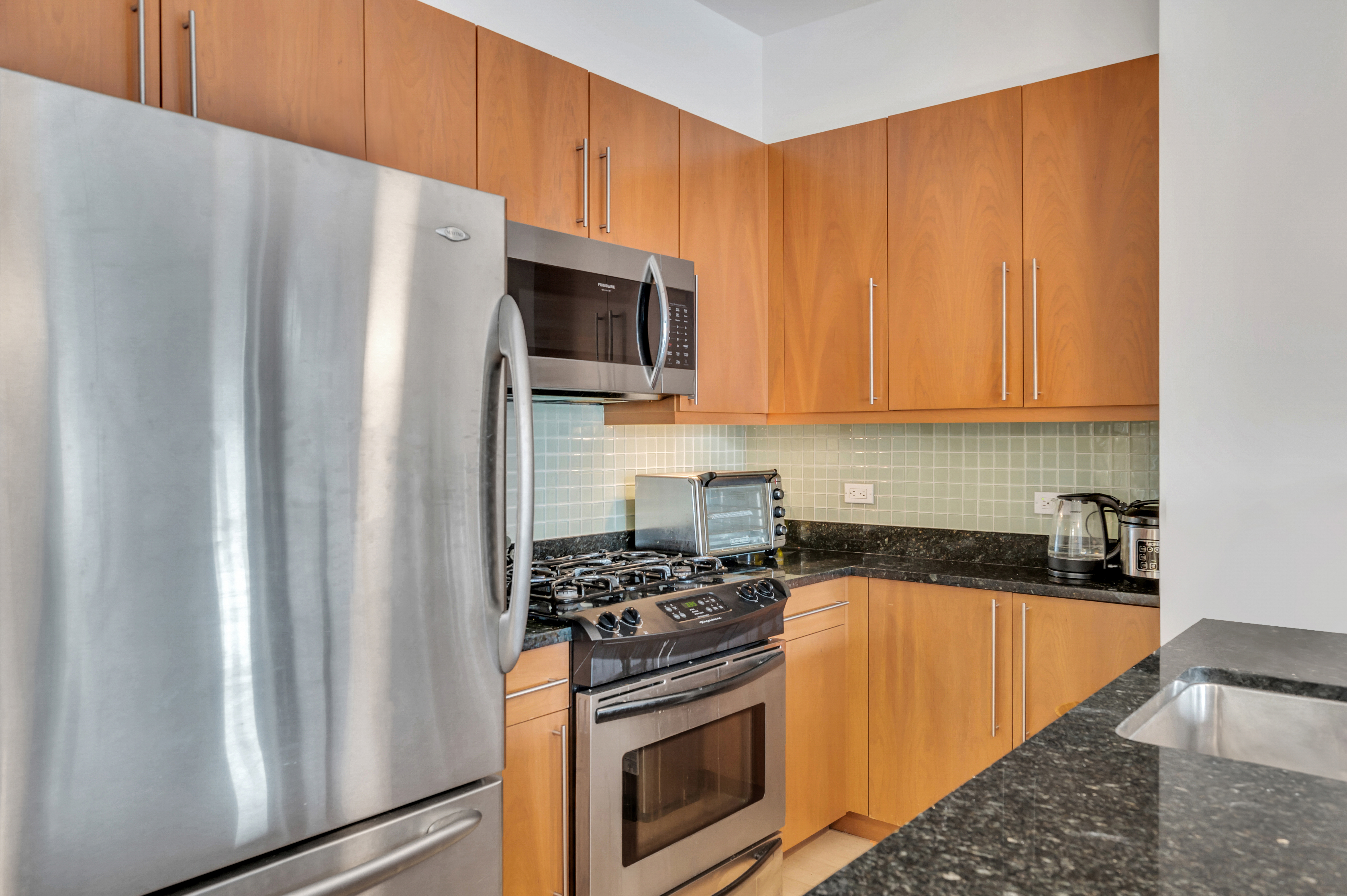 242 East 25th Street, Unit 9A Manhattan, NY 10010 - Photo 4 of 12 Gallery Image 4