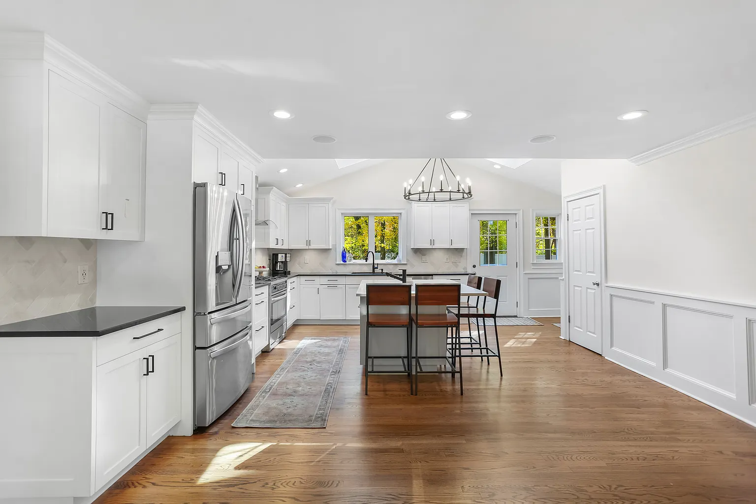 281 Wood House Road Fairfield, CT 06824 - Photo 10 of 28