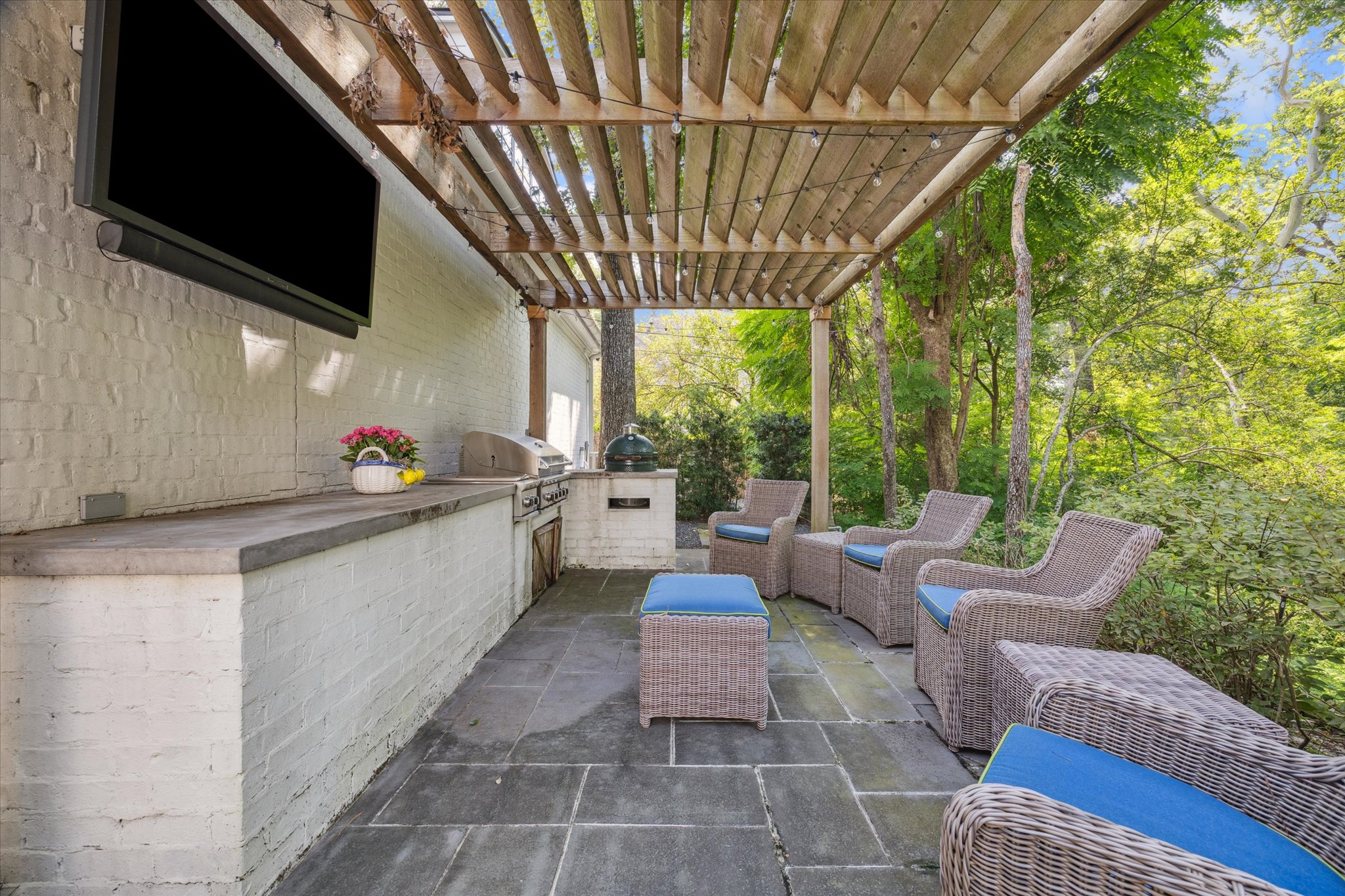 310 Longwoods Lane Houston, TX 77024 - Photo 45 of 49 a outdoor space with patio furniture