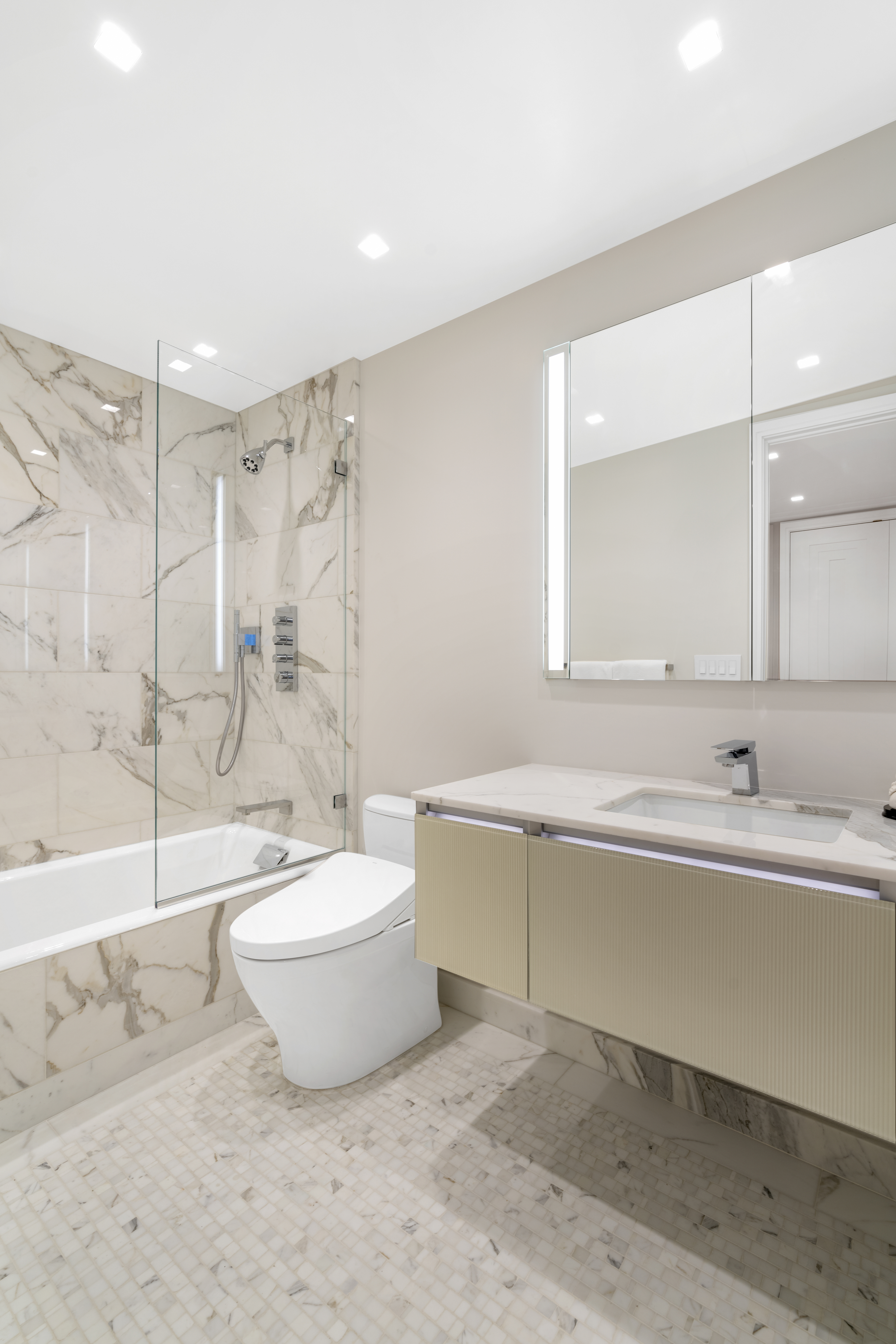 200 Central Park South, Unit 11H Manhattan, NY 10019 - Photo 15 of 18