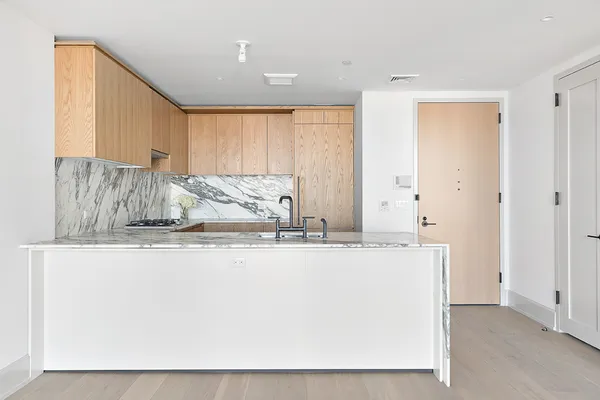 $5,800 | 308 North 7th Street, Unit 6D | Williamsburg