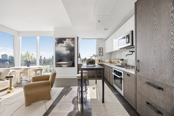 $4,250,000 | 45 East 22nd Street, Unit 32B | Flatiron