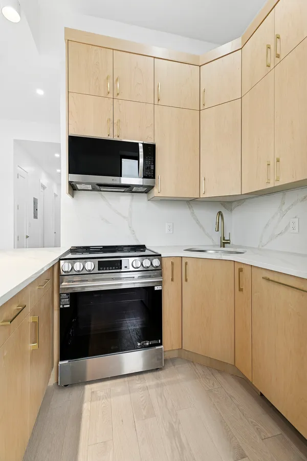 $6,500 | 241 Flatbush Avenue, Unit 3 | Prospect Heights