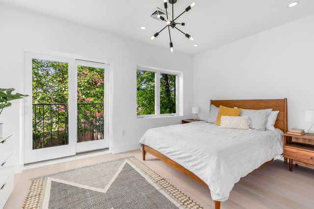 $2,295,000 | 364 Columbia Street | Red Hook