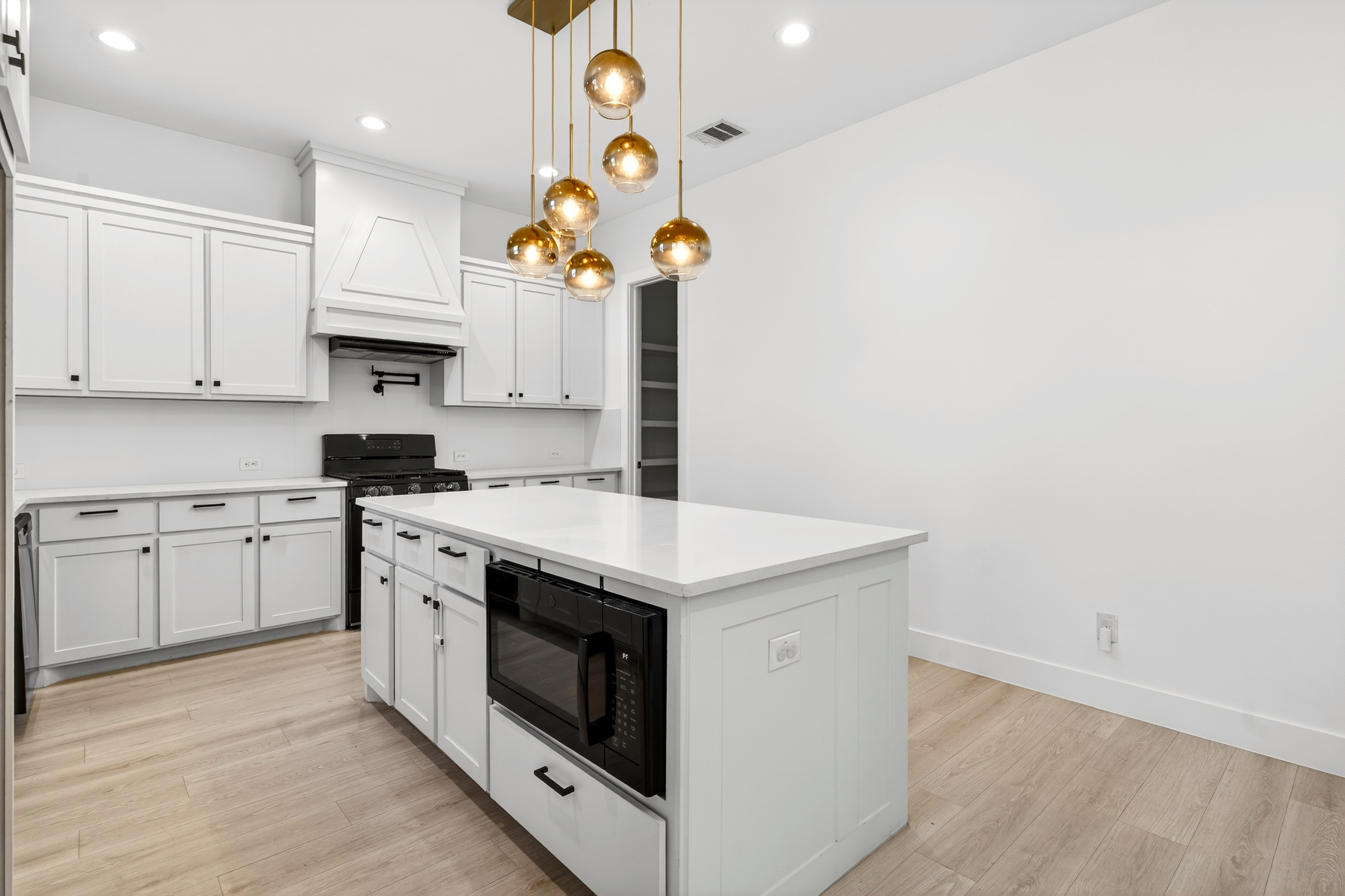 531 West Laureland Road Dallas, TX 75232 - Photo 12 of 47