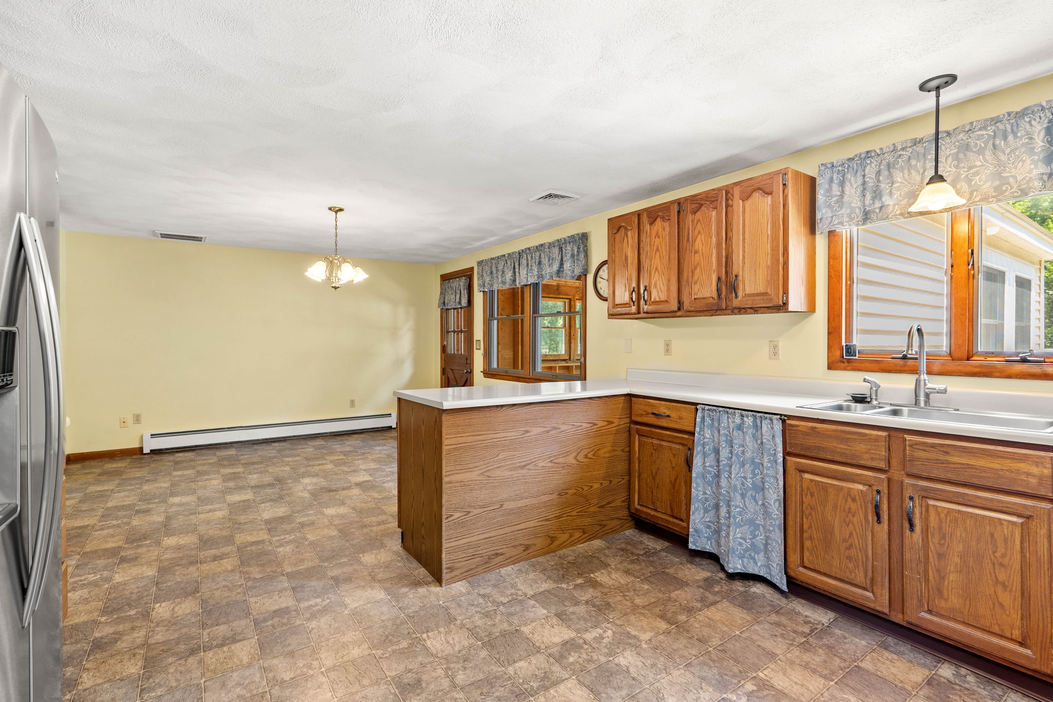 26 School Street Byfield, MA 01922 - Photo 10 of 32