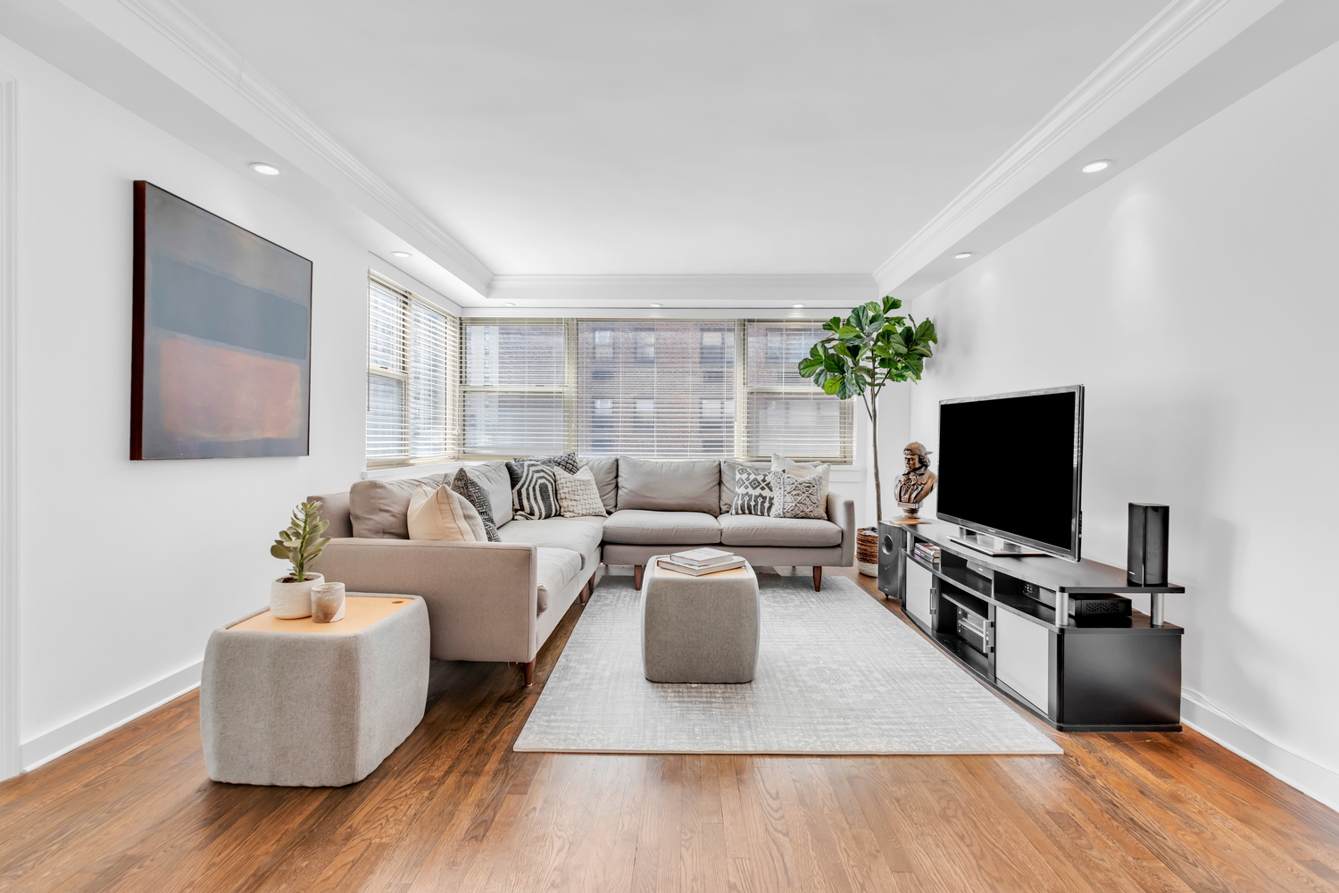 233 East 70th Street, Unit 7S Manhattan, NY 10021 - Photo 1 of 8