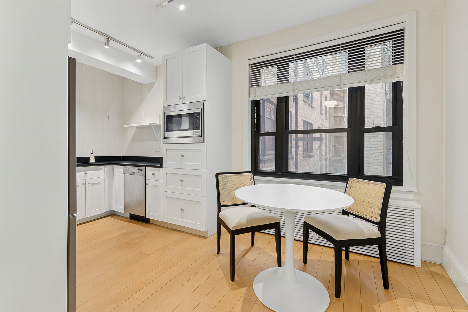235 East 22nd Street, Unit 7T Manhattan, NY 10010 - Photo 4 of 15
