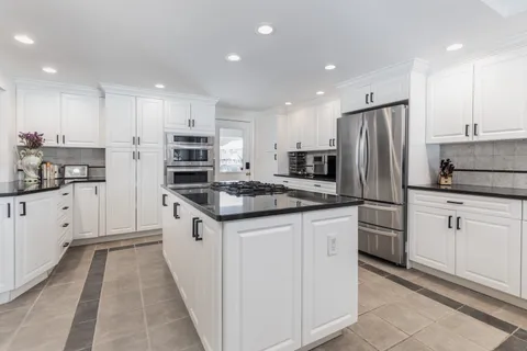 Contact Agent | 31 Woodfield Road, Wellesley, MA 02482