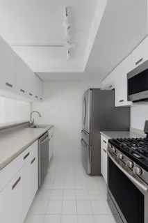 $550,000 | 2 South End Avenue, Unit 8E | Battery Park City