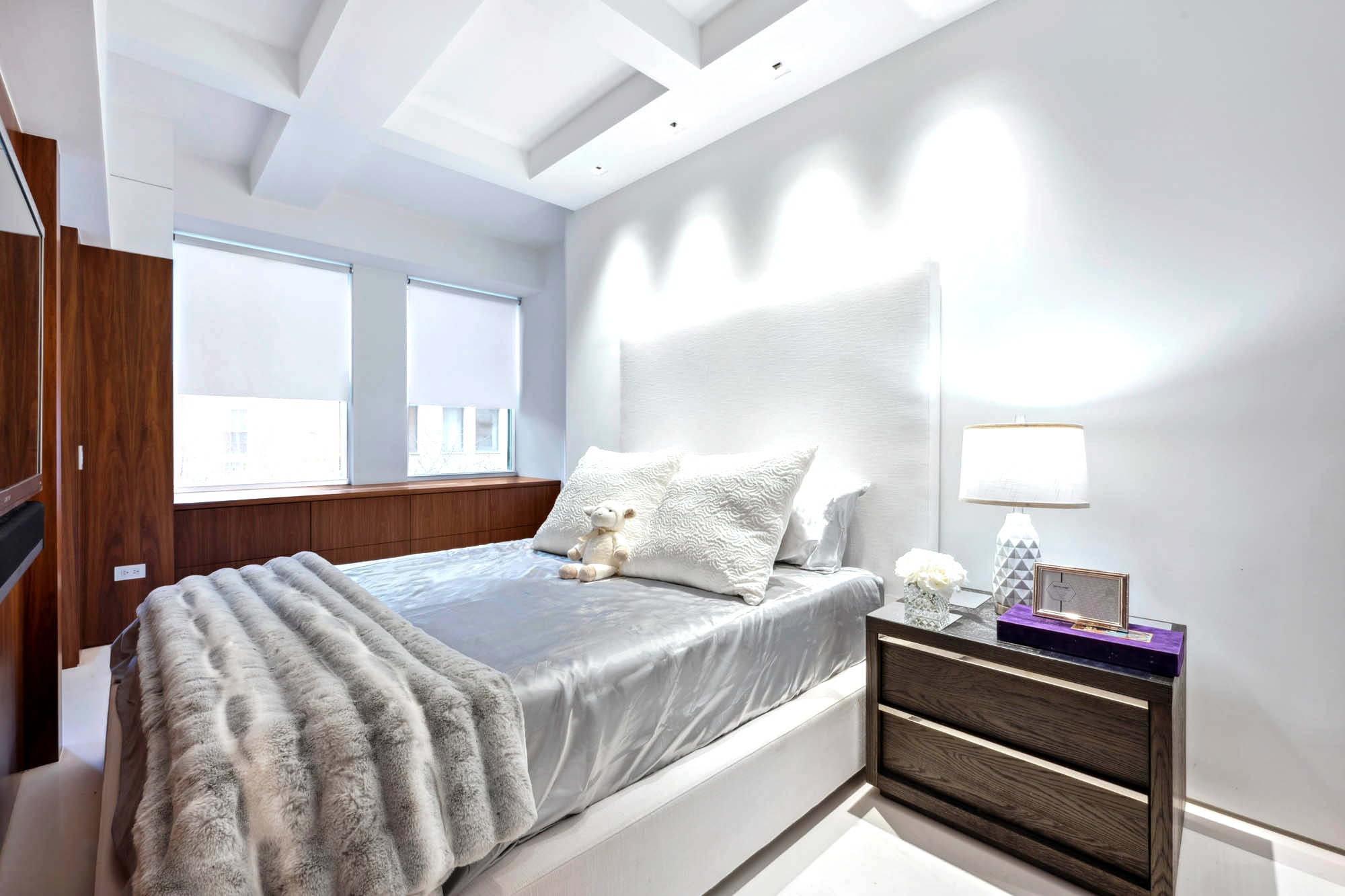 18 East 12th Street, Unit 4C Manhattan, NY 10003 - Photo 6 of 7 a bedroom with a bed and a window