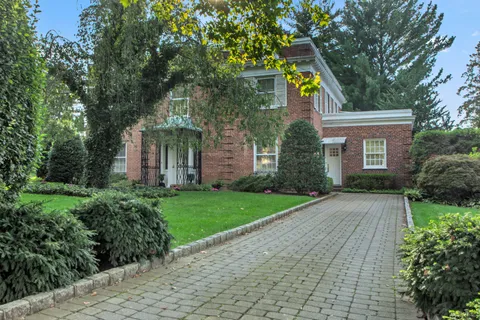 $2,500,000 | 142 Bertha Place | Grymes Hill