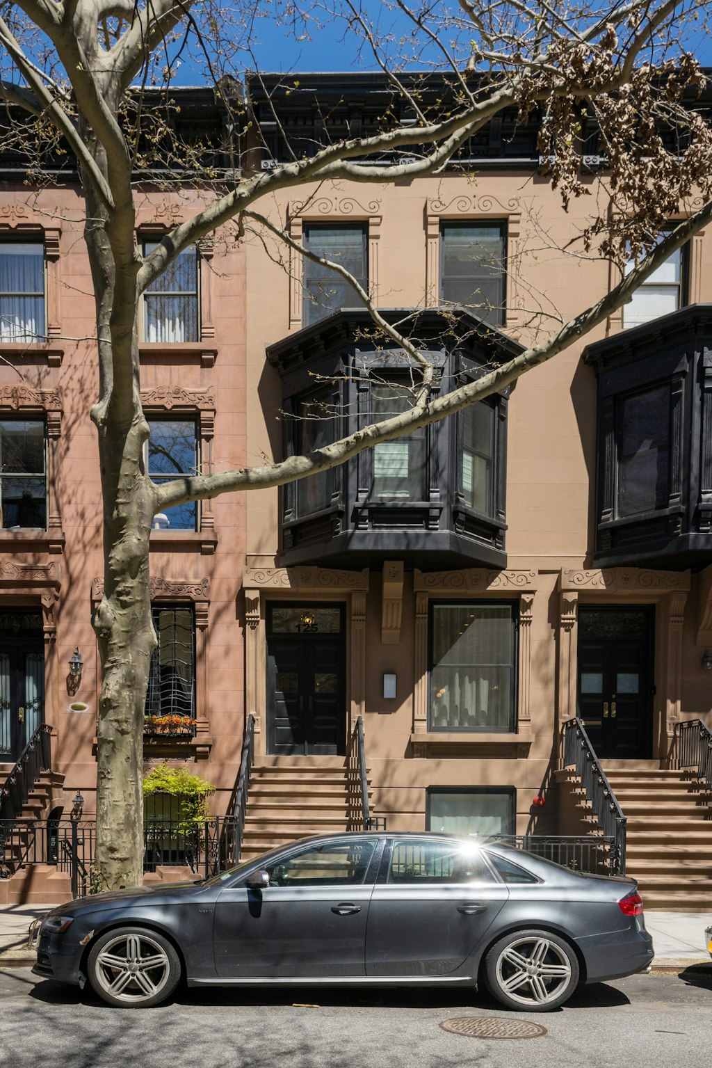 125 West 87th Street Manhattan, NY 10024 - Photo 24 of 27 a view of a car park in front of house