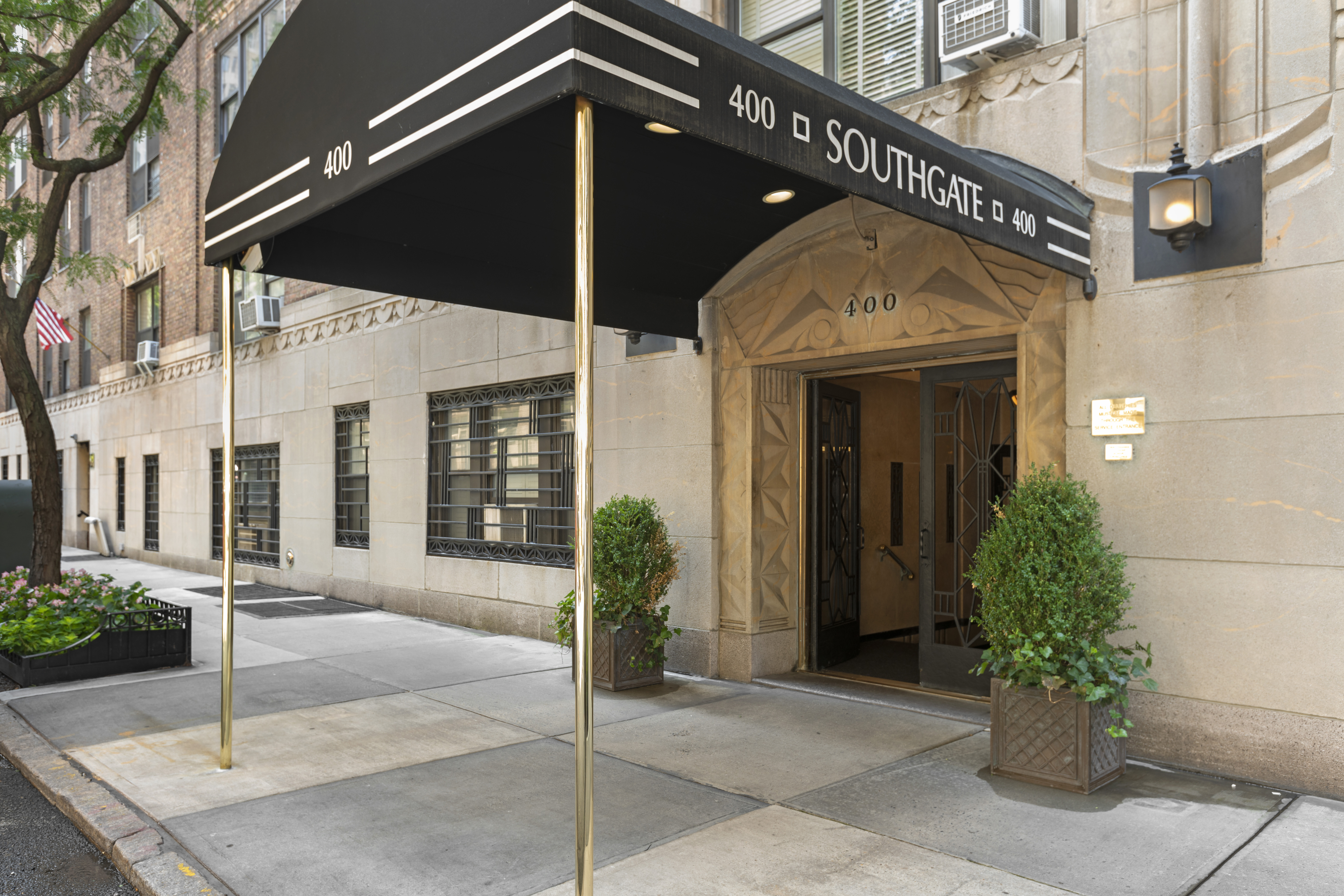 400 East 52nd Street, Unit 15D Manhattan, NY 10022 - Photo 20 of 23