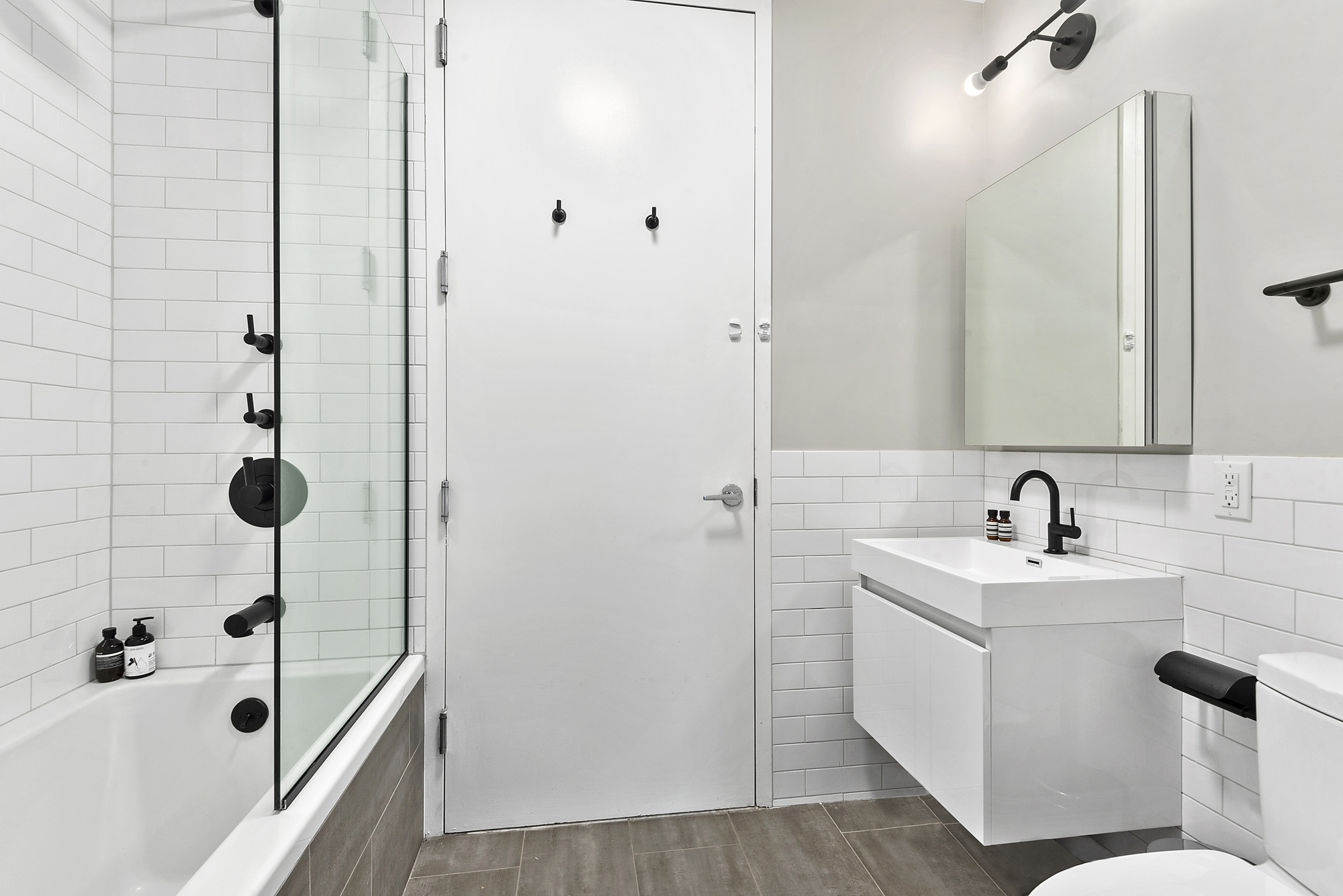 246 Withers Street, Unit 2E Brooklyn, NY 11211 - Photo 5 of 7