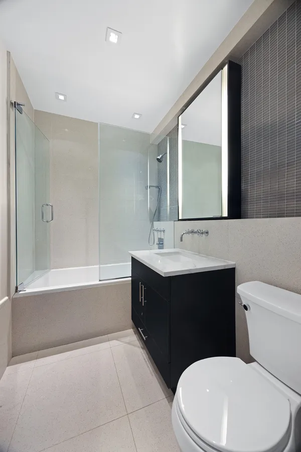 $6,600 | 300 East 23rd Street, Unit 7H | Gramercy