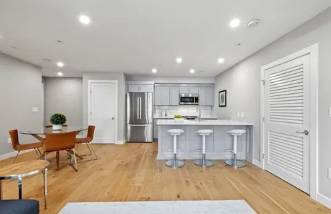 $800,000 | 10 Everett Street, Unit 402, Boston, MA 02128