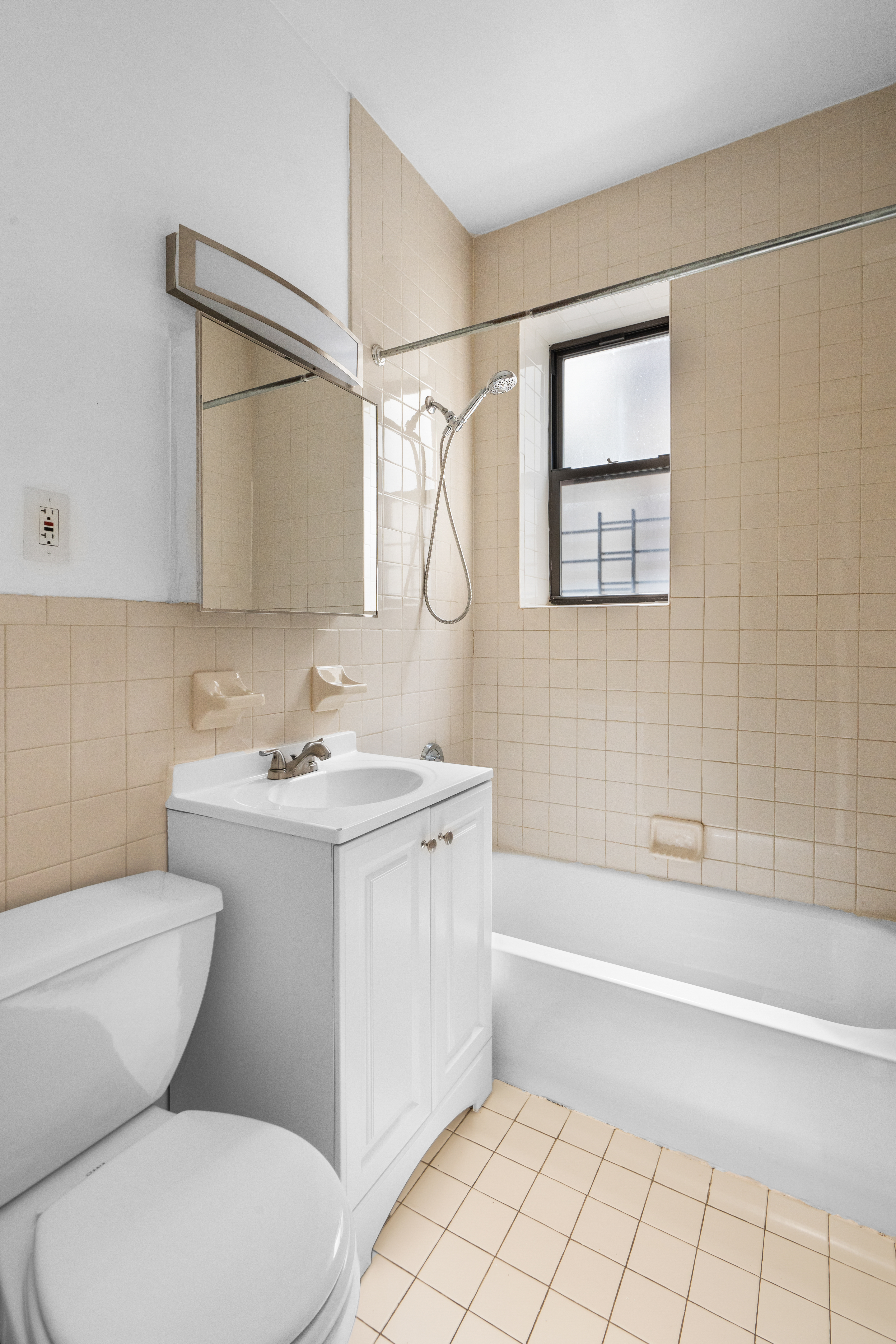 163 Lenox Avenue, Unit 5A Manhattan, NY 10026 - Photo 6 of 8