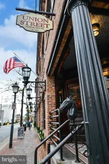 $1,100,000 | 2404 King Street, Alexandria, VA 22301