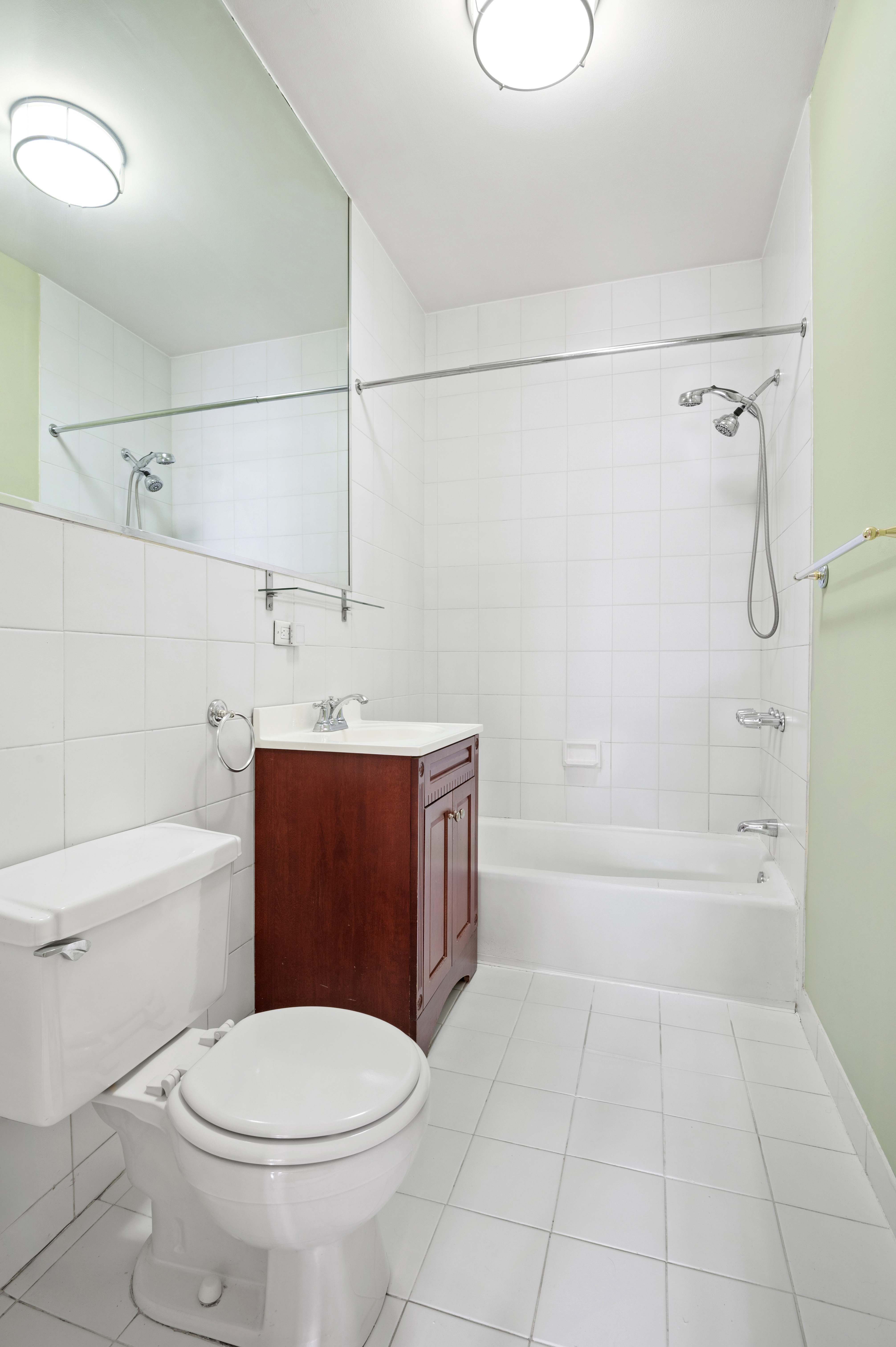 6 West 71st Street, Unit 3B Manhattan, NY 10023 - Photo 3 of 5