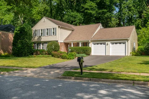$1,050,000 | 9606 Whitecedar Court, Vienna, VA 22181