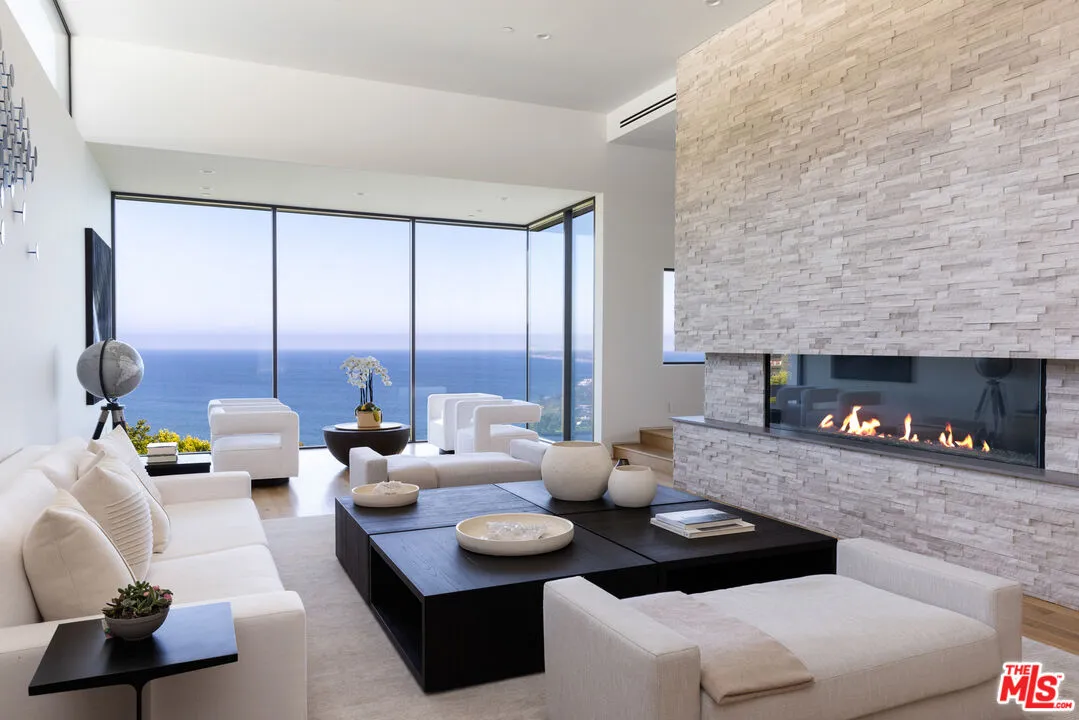 $18,950,000 | 32357 Pacific Coast Highway, Malibu, CA 90265