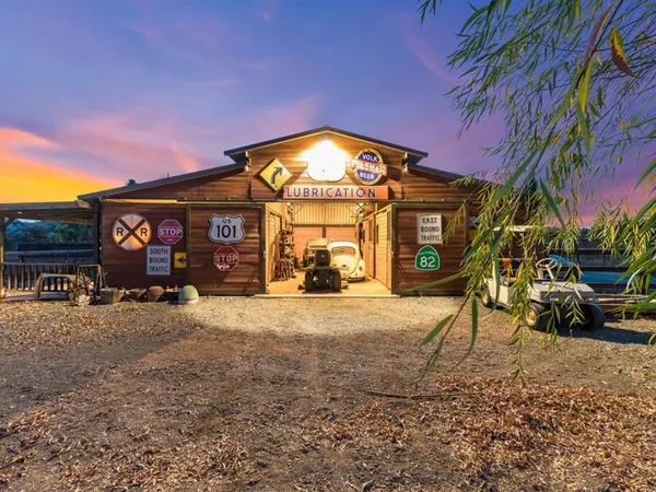 $3,188,000 | 10531 Korn Lane, Gilroy, CA 95020