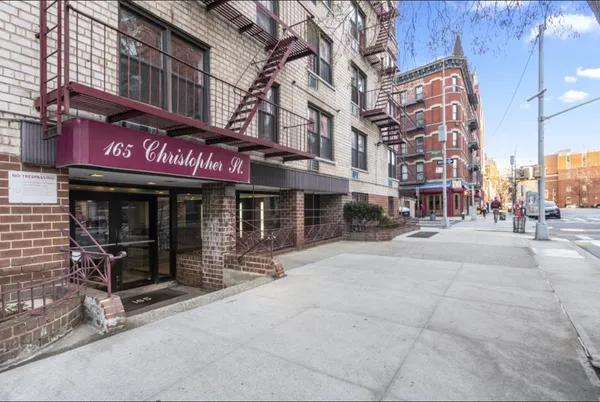 $5,995 | 165 Christopher Street, Unit 5Y | West Village