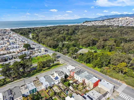 $1,595,000 | 3427-3429 Lincoln Way, San Francisco, CA 94122