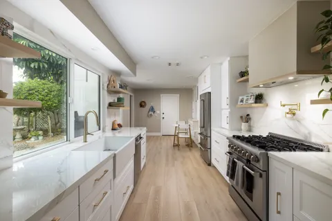 $4,498,000 | 207 21st Street, Huntington Beach, CA 92648