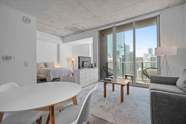 $330,000 | 151 Southeast 1st Street, Unit 3107, Miami, FL 33131