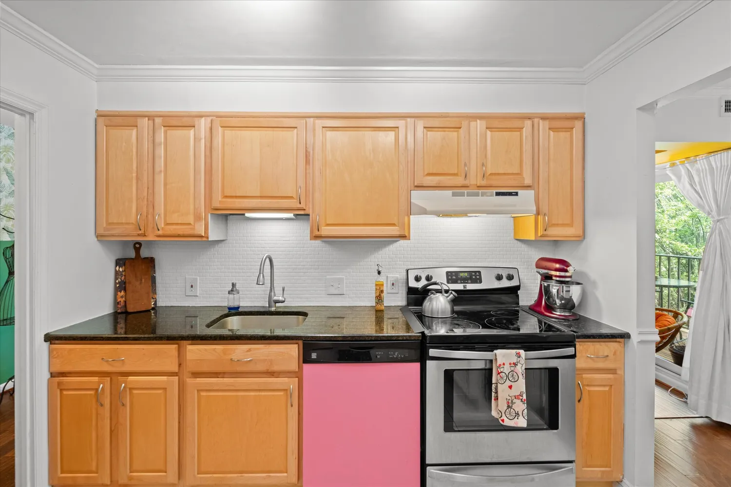 $349,000 | 132 Roberts Lane, Unit 303, Alexandria, VA 22314