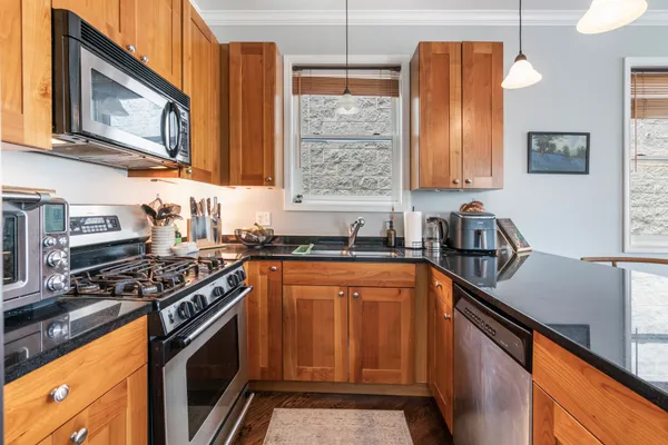 $575,000 | 1043 North Winchester Avenue, Unit 3, Chicago, IL 60622