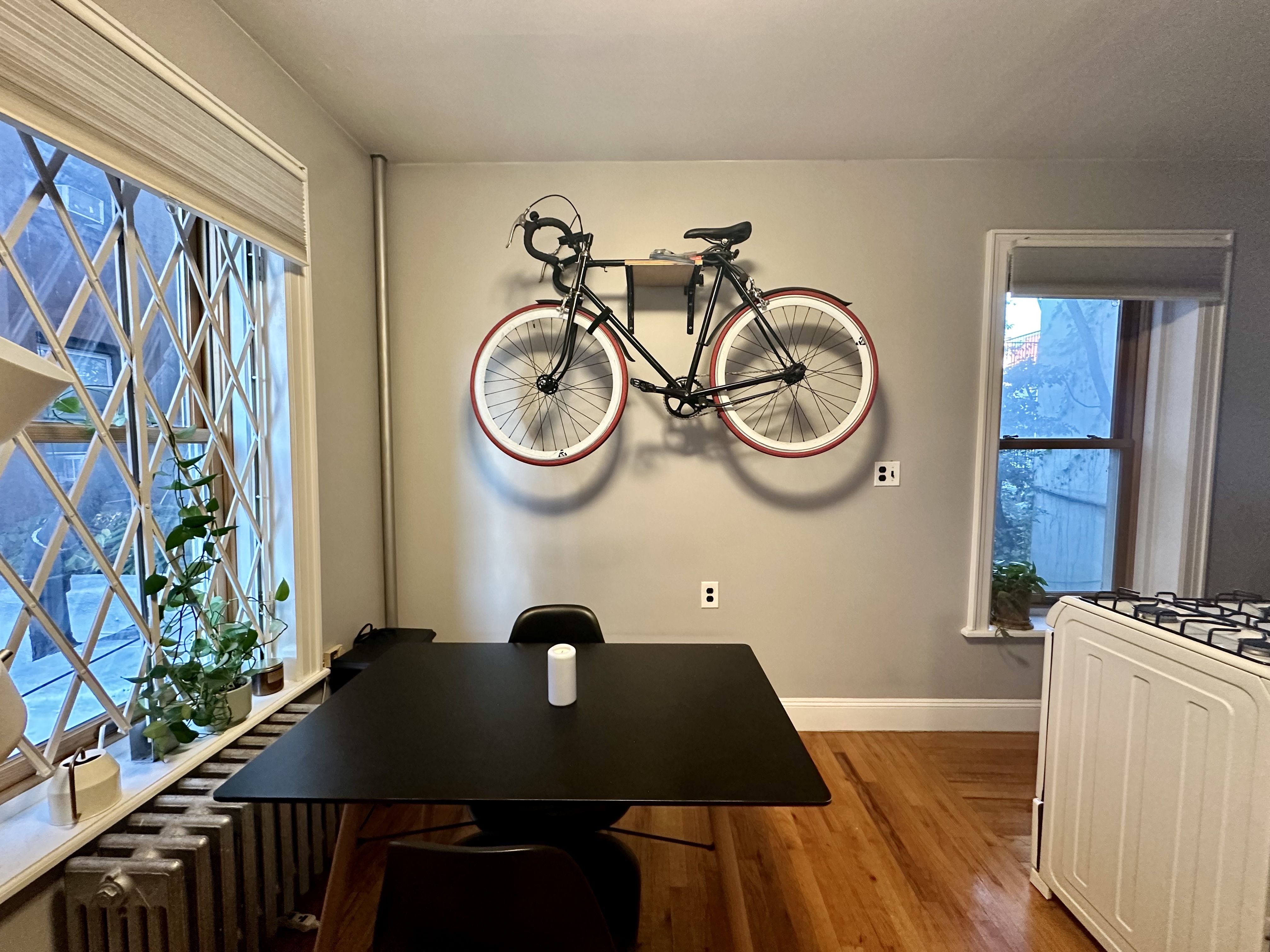 85 Bergen Street, Unit B1 Brooklyn, NY 11201 - Photo 5 of 9 a front view of a house with garden