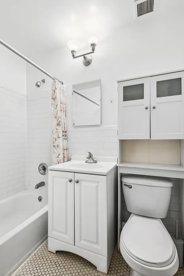 $3,400 | 480 10th Avenue, Unit 3RS | Hudson Yards