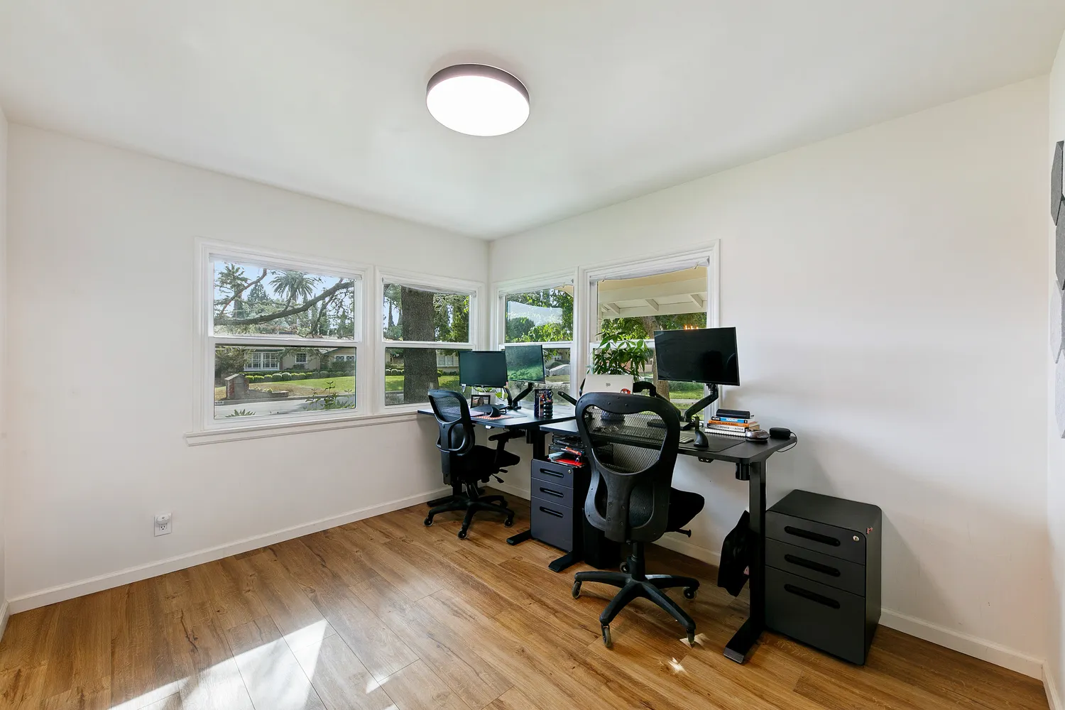 $1,100,000 | 17055 Gresham Street, Northridge, CA 91325