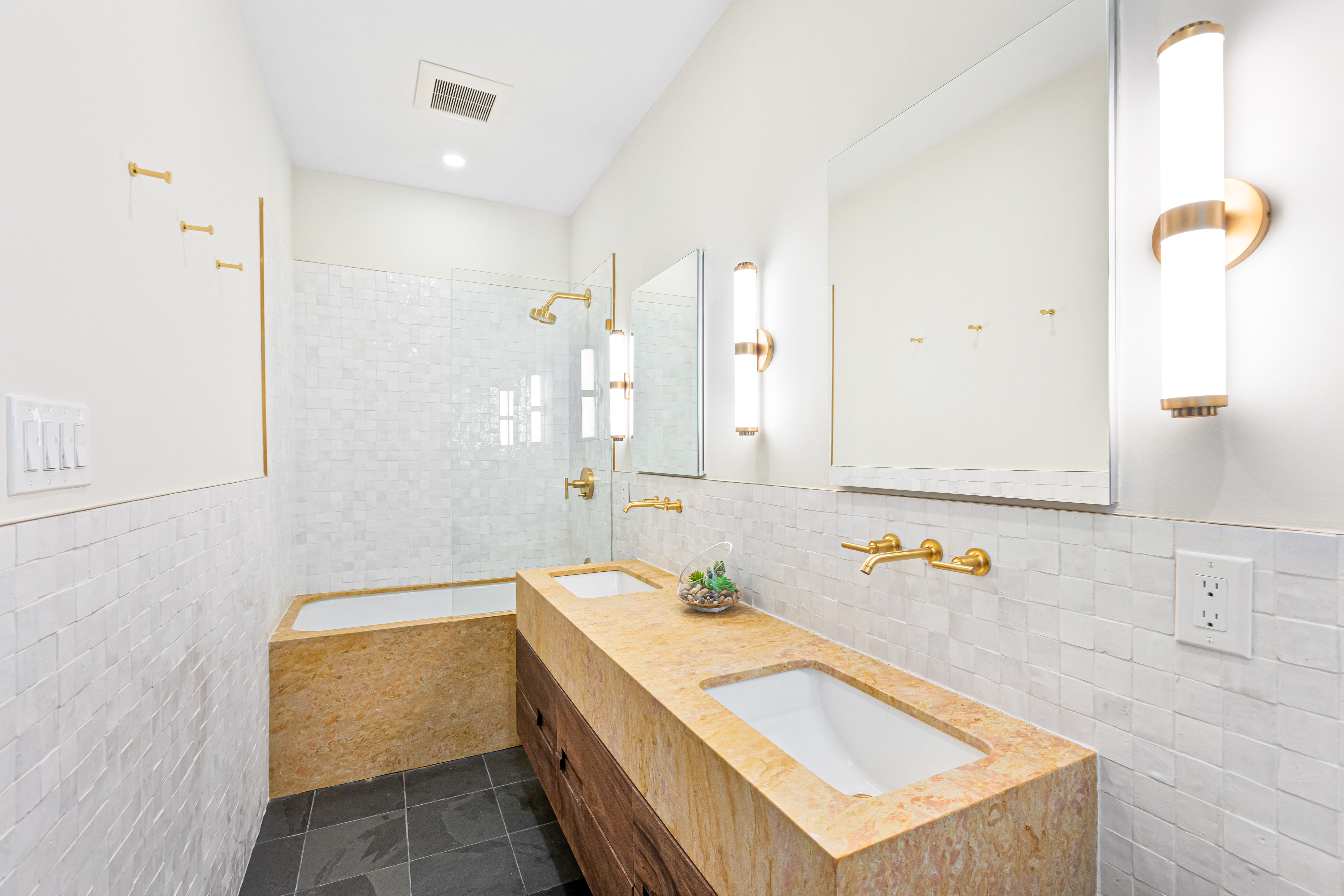 267 New York Avenue Brooklyn, NY 11216 - Photo 9 of 22