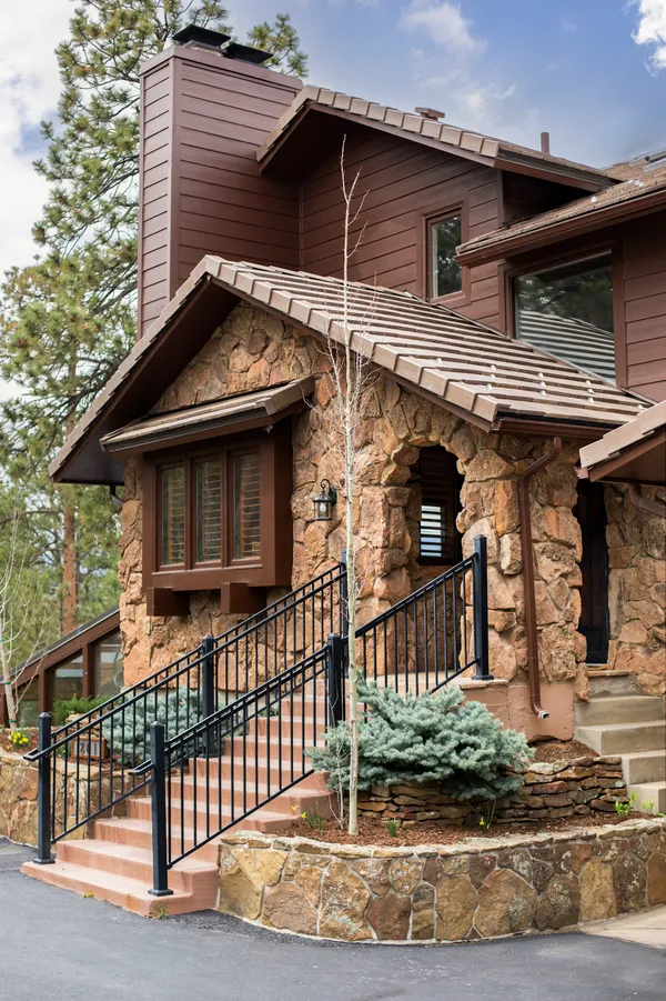 $2,200,000 | 261 Whiskey Jay Hill Road, Evergreen, CO 80439