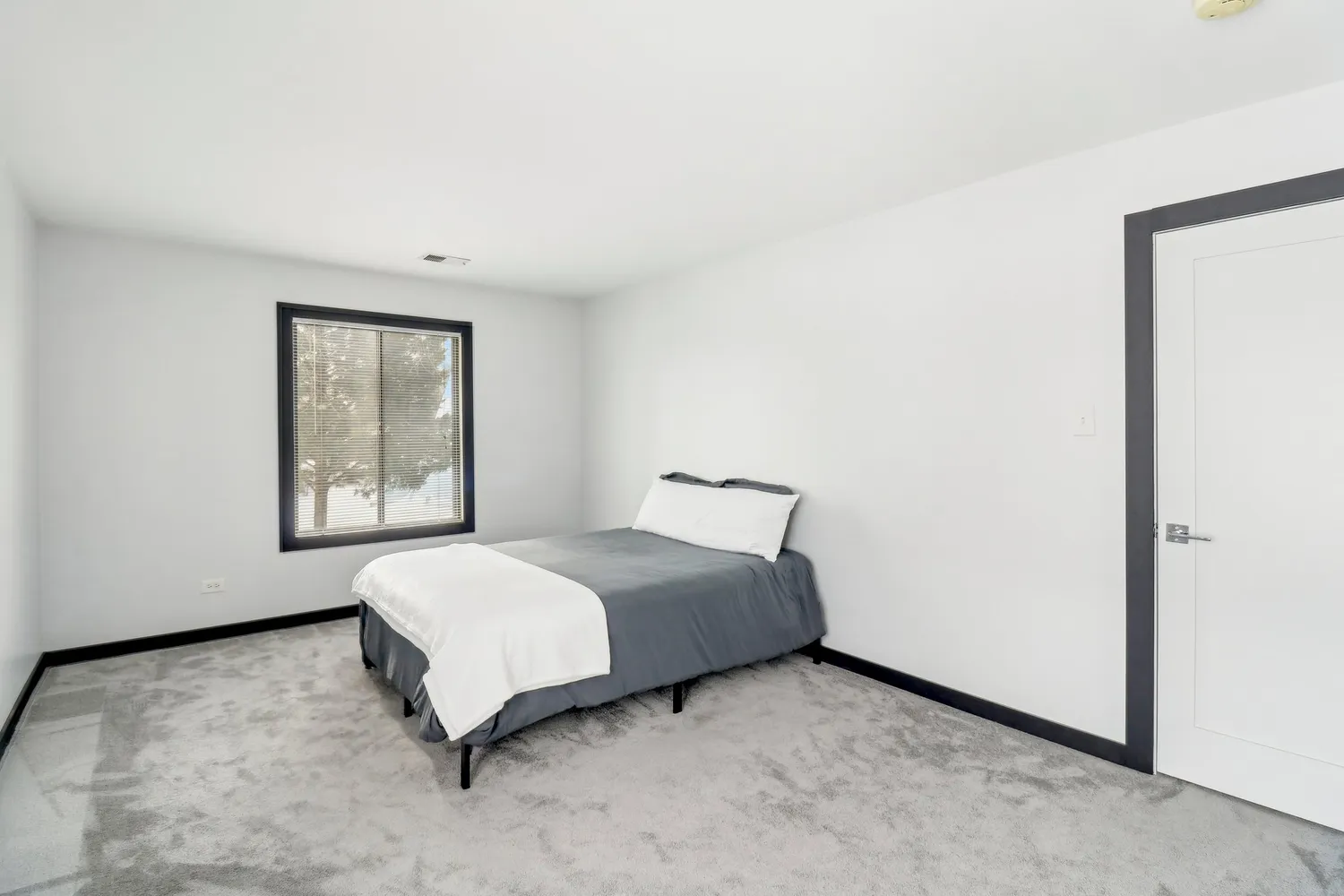 $245,000 | 811 East Castle Court, Unit 2, Palatine, IL 60074