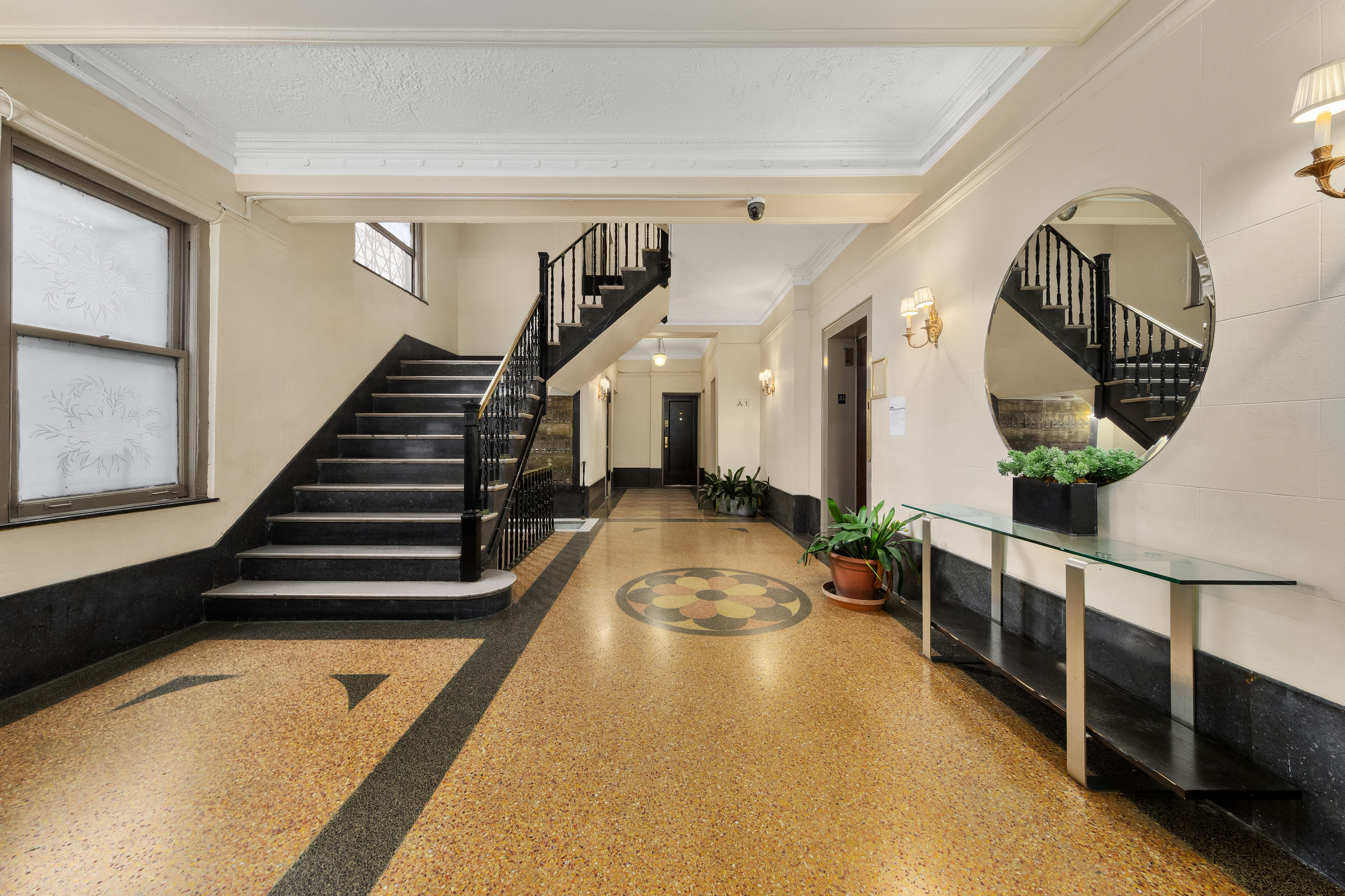 305 East 88th Street, Unit 5G Manhattan, NY 10128 - Photo 10 of 14 a view of entryway and hall