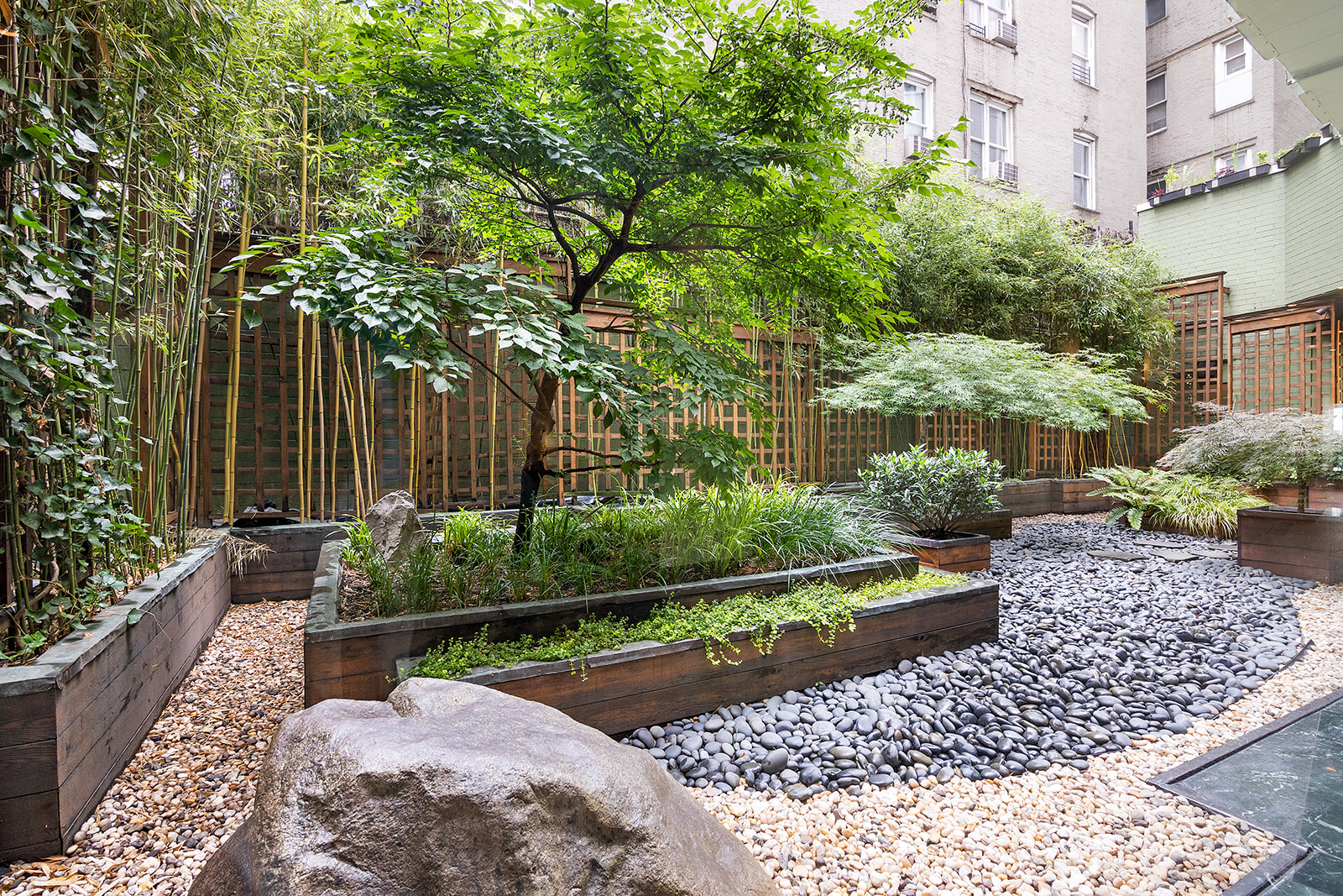 201 East 66th Street, Unit 8N Manhattan, NY 10065 - Photo 8 of 9