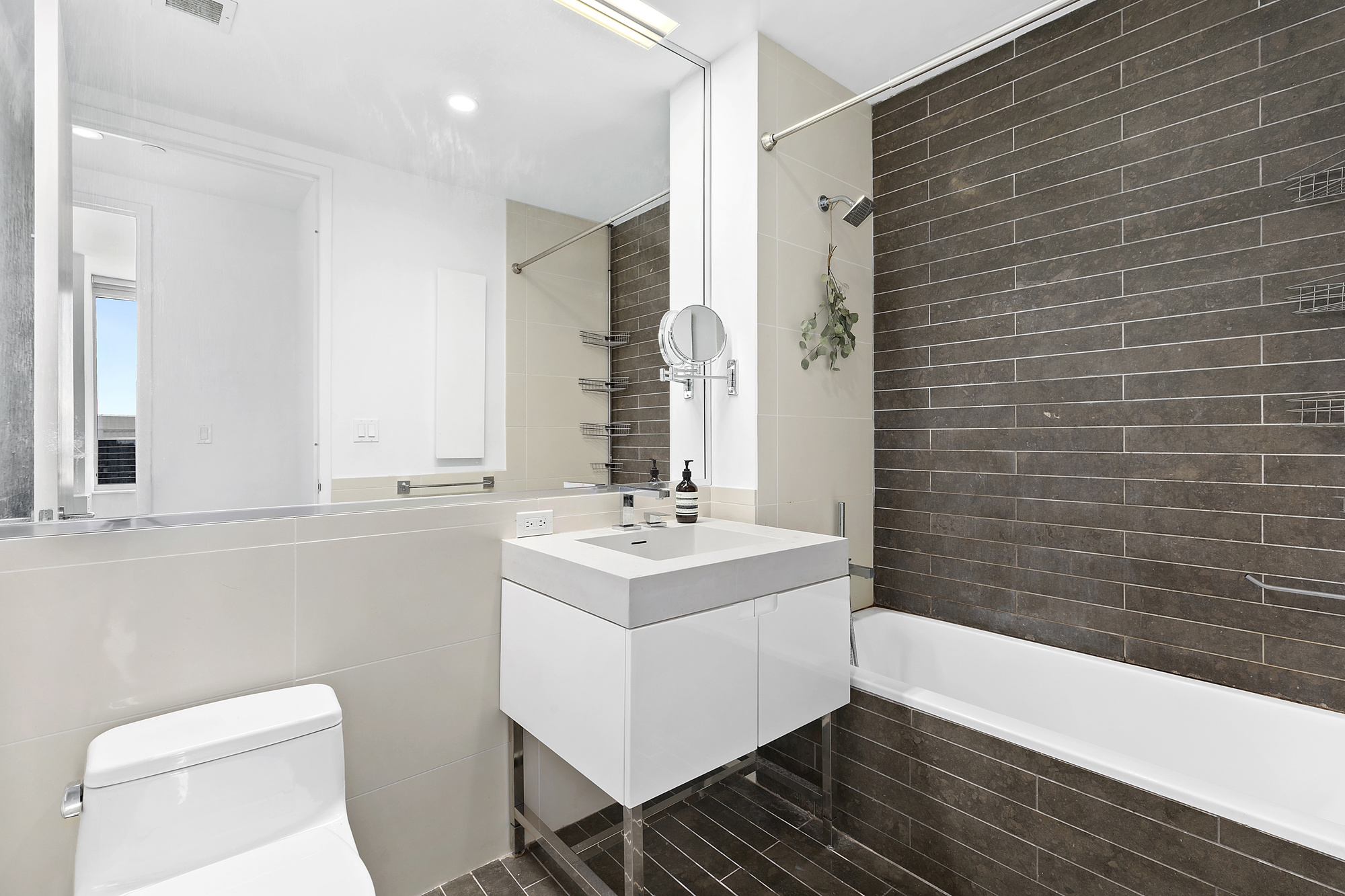 388 Bridge Street, Unit 37E Brooklyn, NY 11201 - Photo 5 of 6