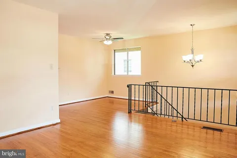 $3,800 | 5719 6th Street North, Arlington, VA 22205